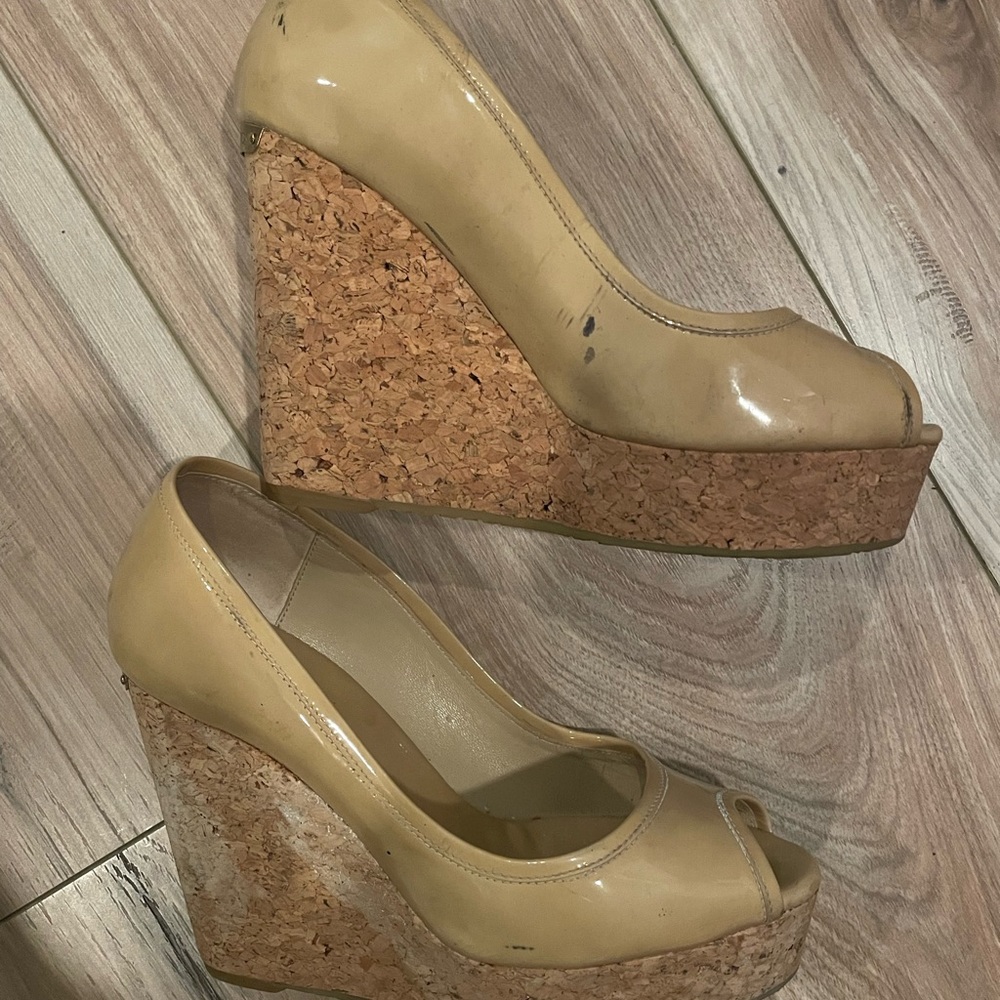 JIMMY CHOO NUDE, PATENT LEATHER, PEEP TOE WEDGES - Picture 5 of 5